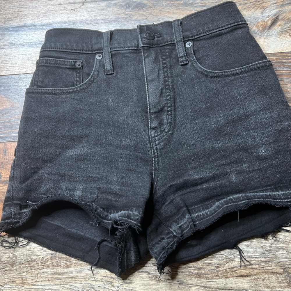 Madewell high rise black shorts 25
